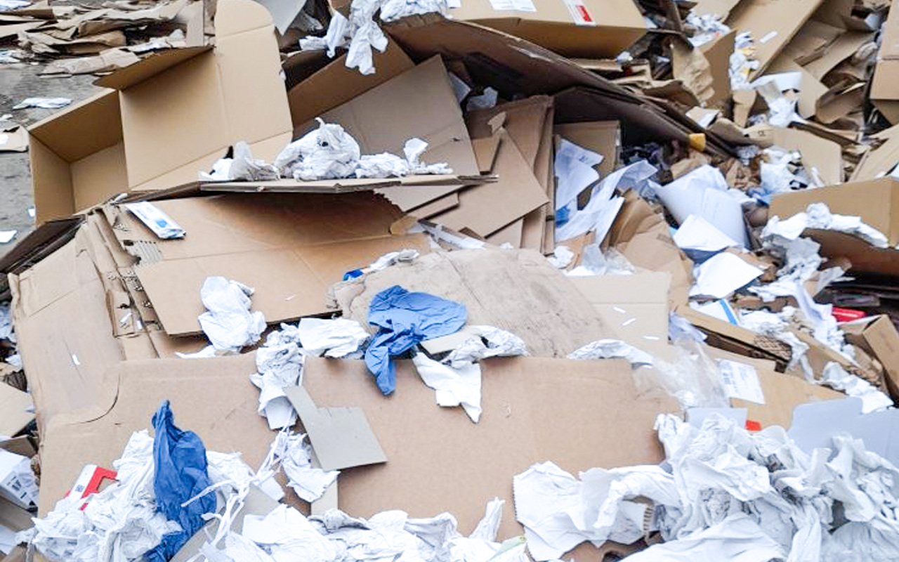 Wir holen Altpapier direkt beim Betrieb ab